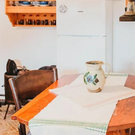 Holiday home Behiv-lak *